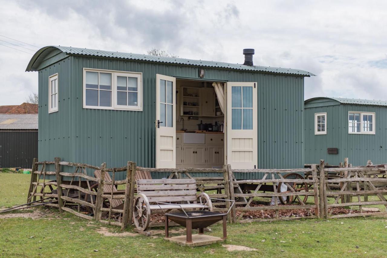 Romney Marsh Huts By Bloom Stays แอชฟอร์ด ภายนอก รูปภาพ
