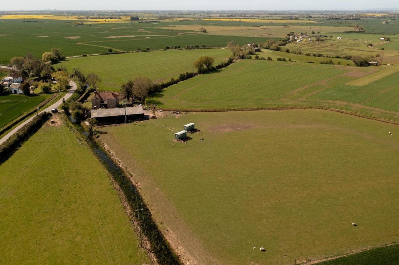Romney Marsh Huts By Bloom Stays แอชฟอร์ด ภายนอก รูปภาพ